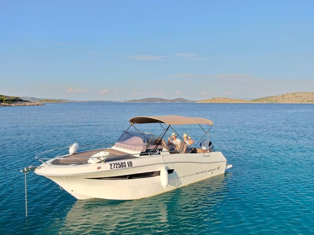 House and Boat Tribunj - 